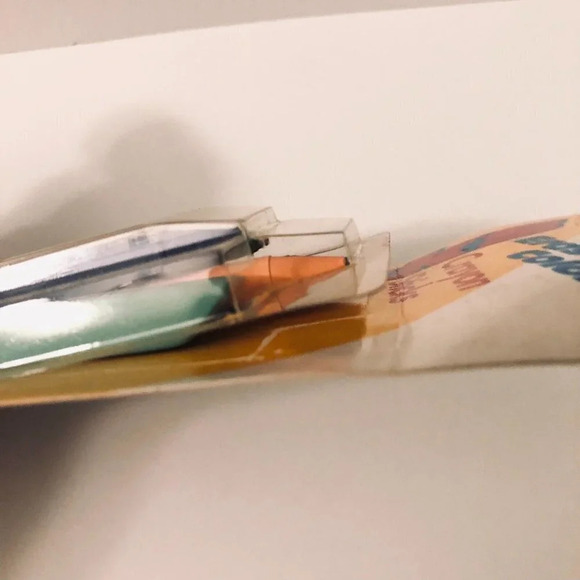 Vintage 1990 Crayola  Erasable Crayons 8 Classic Shades Damaged Packaging - Picture 5 of 14